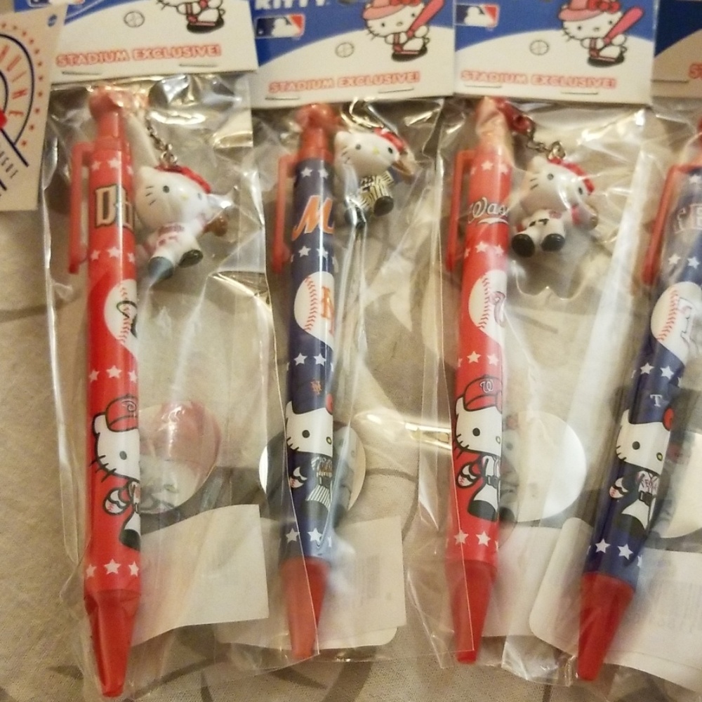 Hello Kitty MLB Pen w Charm: Various